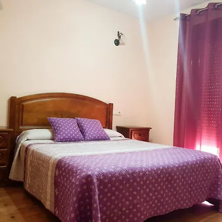 Casa Rural Rincones De Cuacos منزل ريفي كواكوس دي يستي